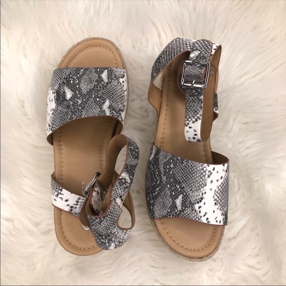 Esmeralda Snake Print Platform Espadrilles - Picture 6 of 8